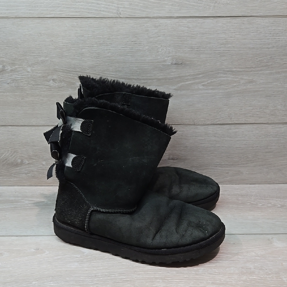 Ugg Australia Women's Baile Back Bow Black Suede Boots Sheepskin Shoes Sz 8